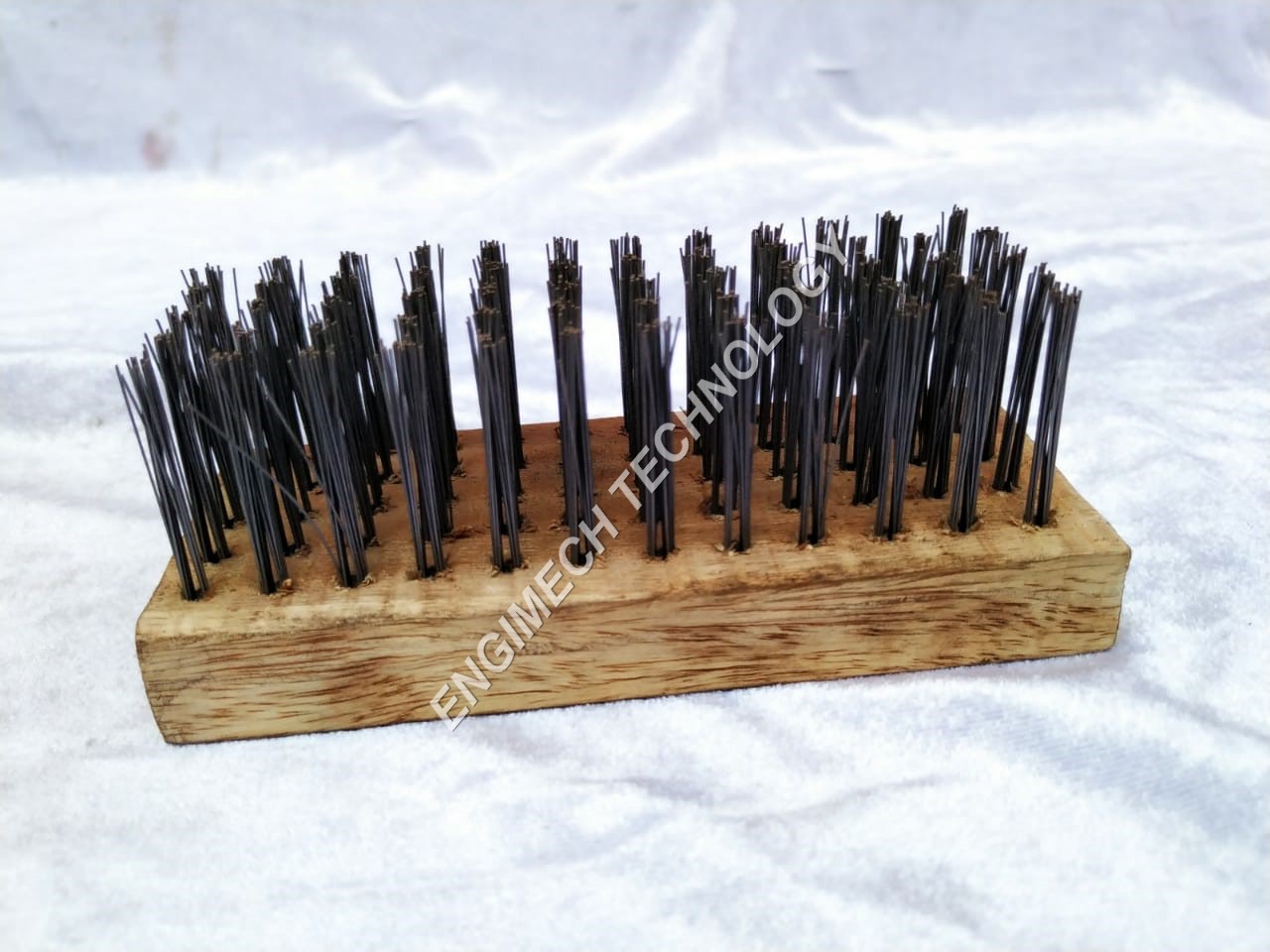 wooden handle Steel Wire brush (hard) type 1